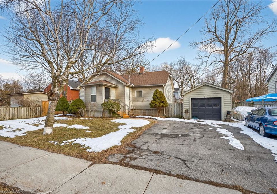 2450-woodward-avenue-burlington-ontario-40808581