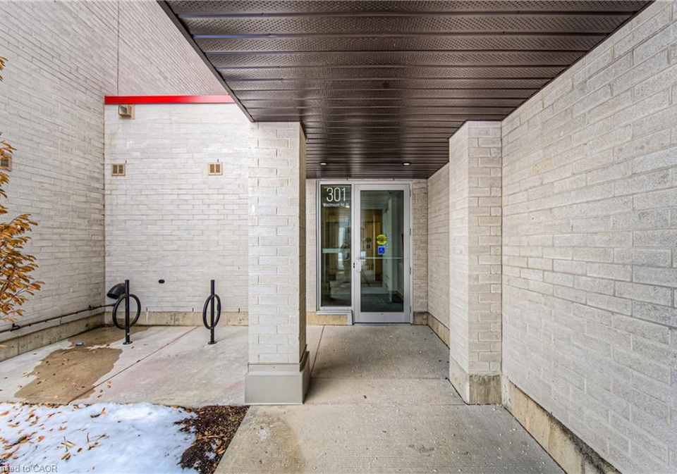 301-westmount-road-w-kitchener-ontario-40808706