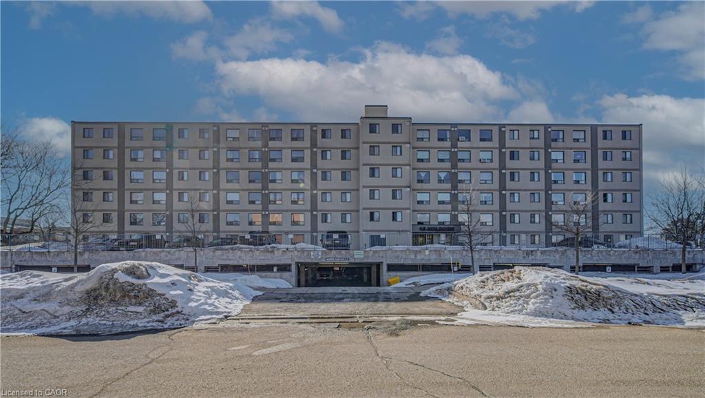 18-holborn-court-kitchener-ontario-40808725