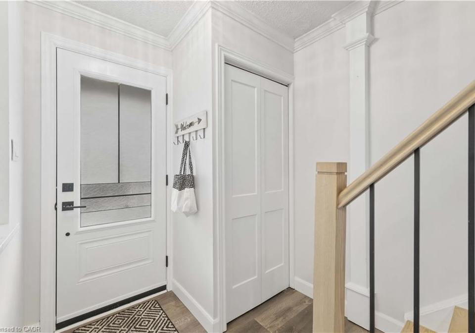 10-angus-road-hamilton-ontario-40808873