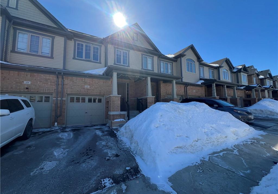 24-stonehill-avenue-kitchener-ontario-40808903