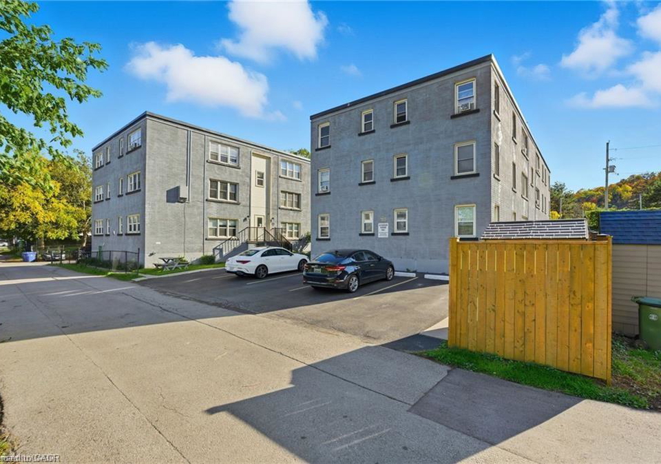 1755-king-street-hamilton-ontario-40808927