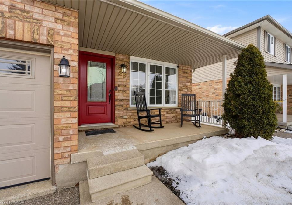 25-bitternut-place-elmira-ontario-40808945