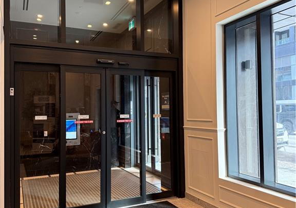 180-front-street-e-toronto-ontario-40808978