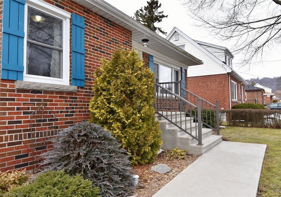 15-concord-avenue-dundas-ontario-40809061