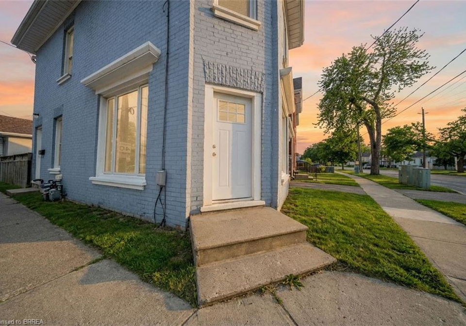 74-erie-avenue-brantford-ontario-40809166