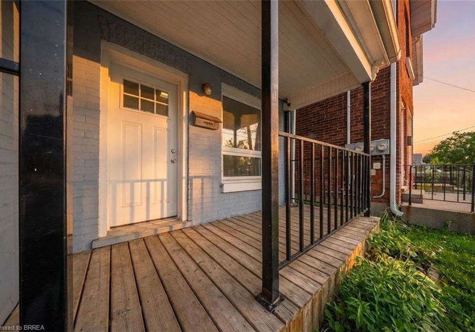 74-erie-avenue-brantford-ontario-40809166