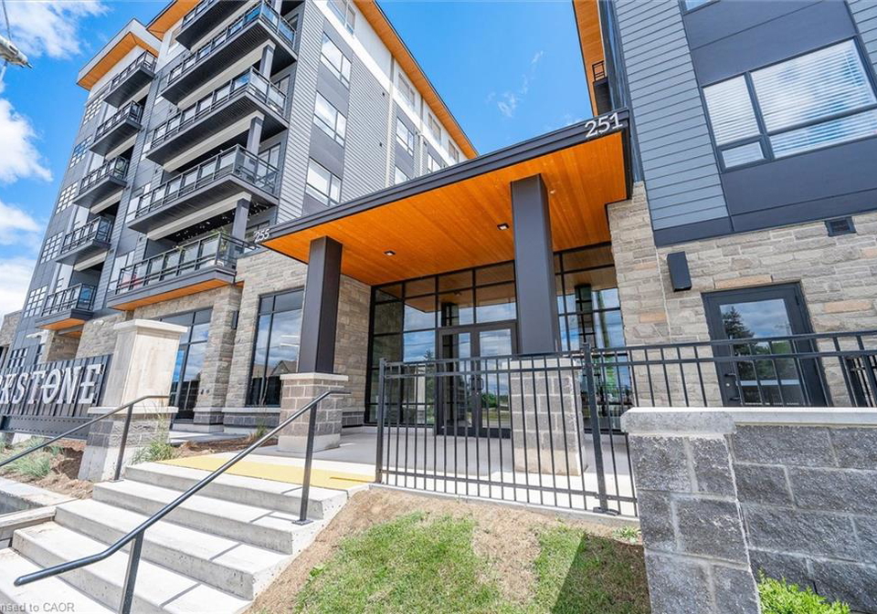 251-northfield-drive-e-waterloo-ontario-40809282