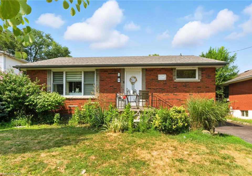 90-toby-crescent-hamilton-ontario-40809309