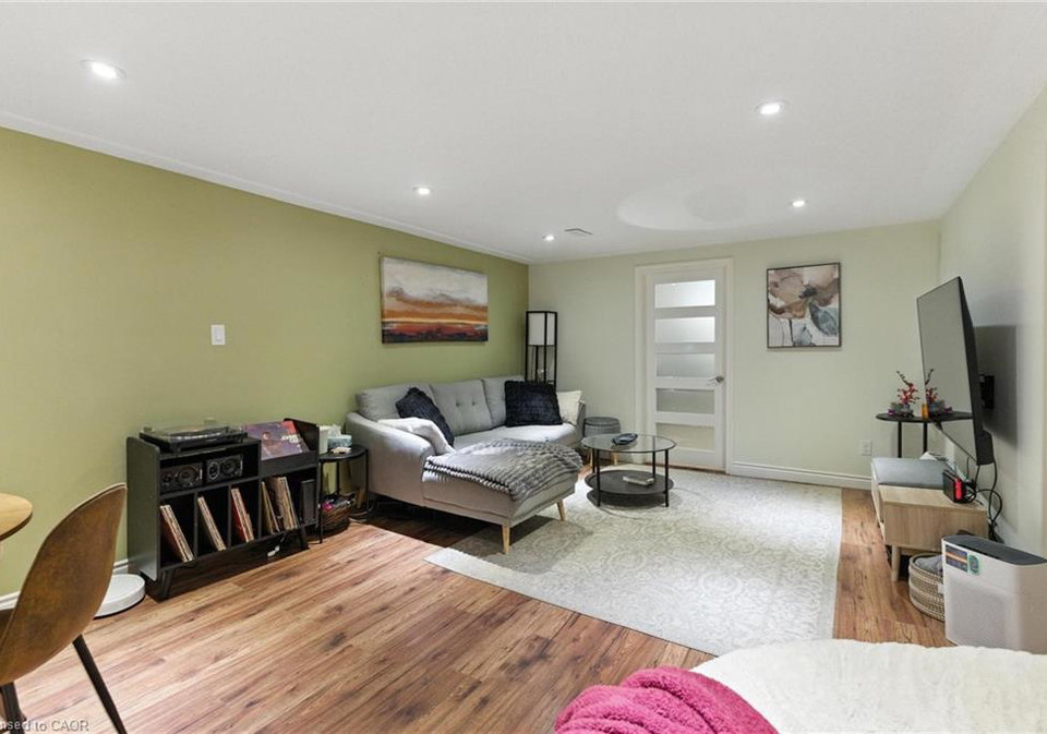 90-toby-crescent-hamilton-ontario-40809309
