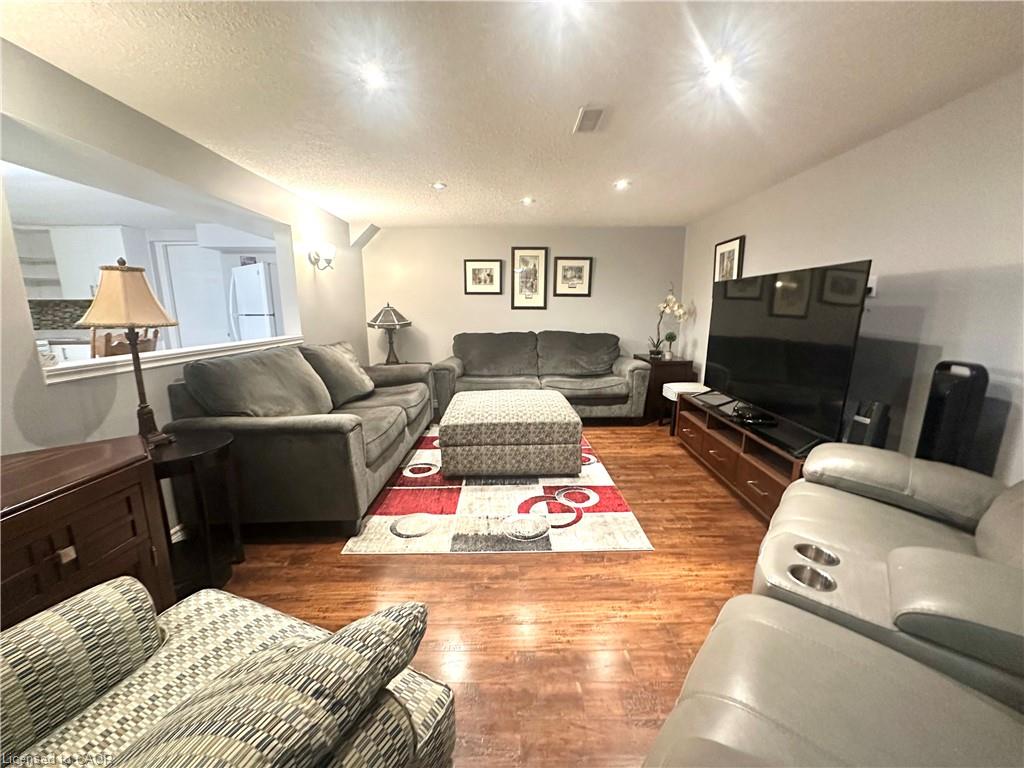 11-flora-drive-hamilton-ontario-40809406