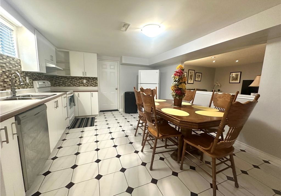 11-flora-drive-hamilton-ontario-40809406