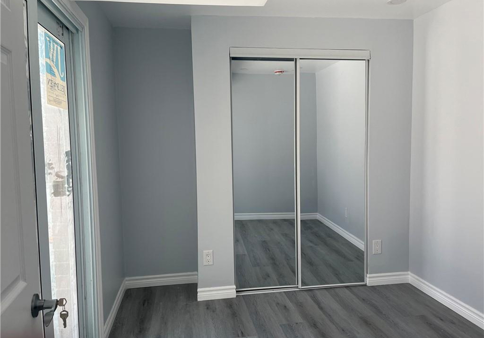 58-pathfinder-crescent-kitchener-ontario-40809414