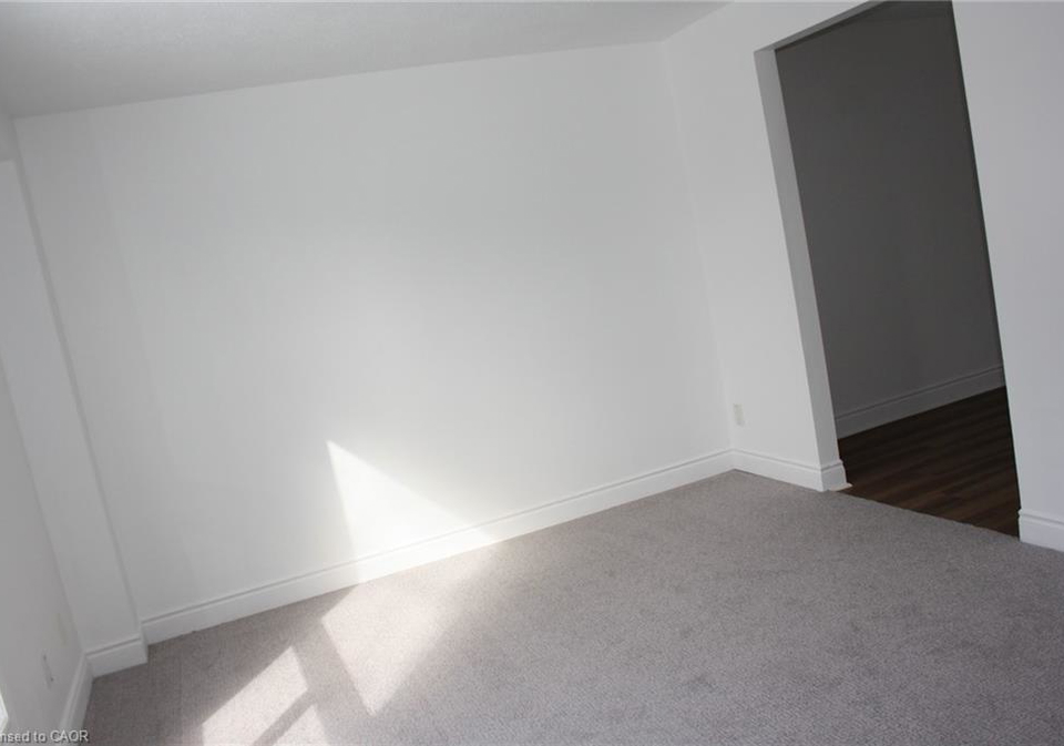 144-sekura-crescent-cambridge-ontario-40809463