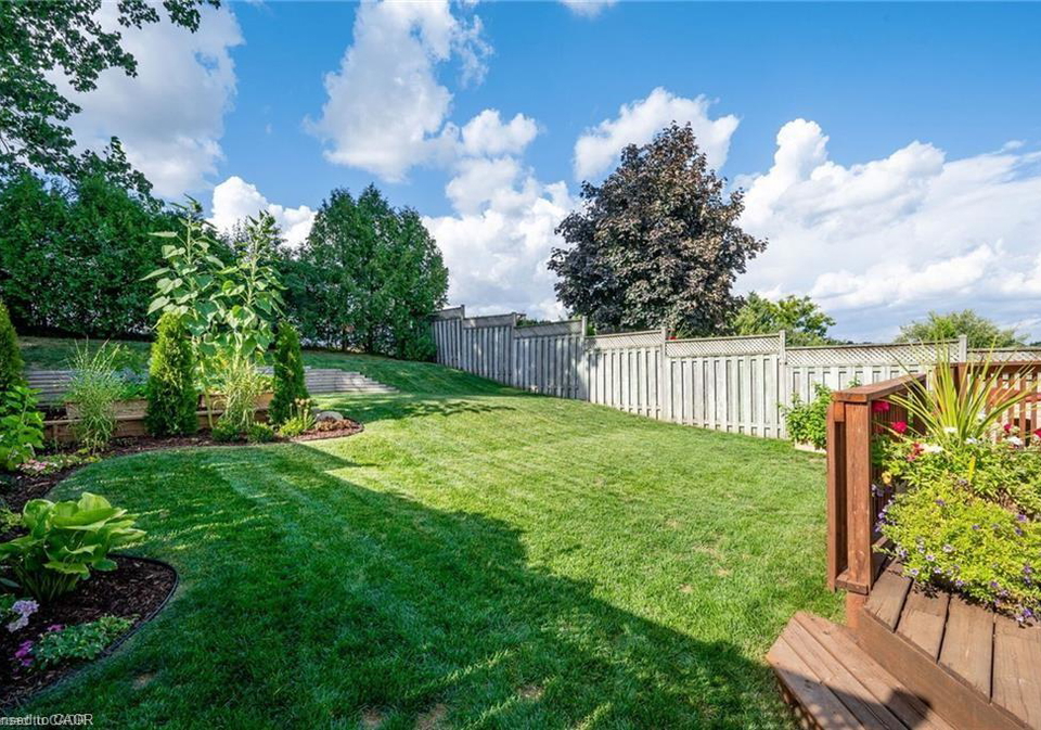 397-misty-crescent-kitchener-ontario-40809510