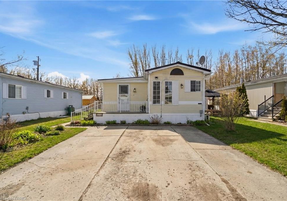 428-pine-pass-wellington-ontario-40809572
