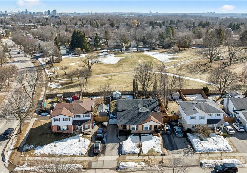 303-mayview-crescent-waterloo-ontario-40809604