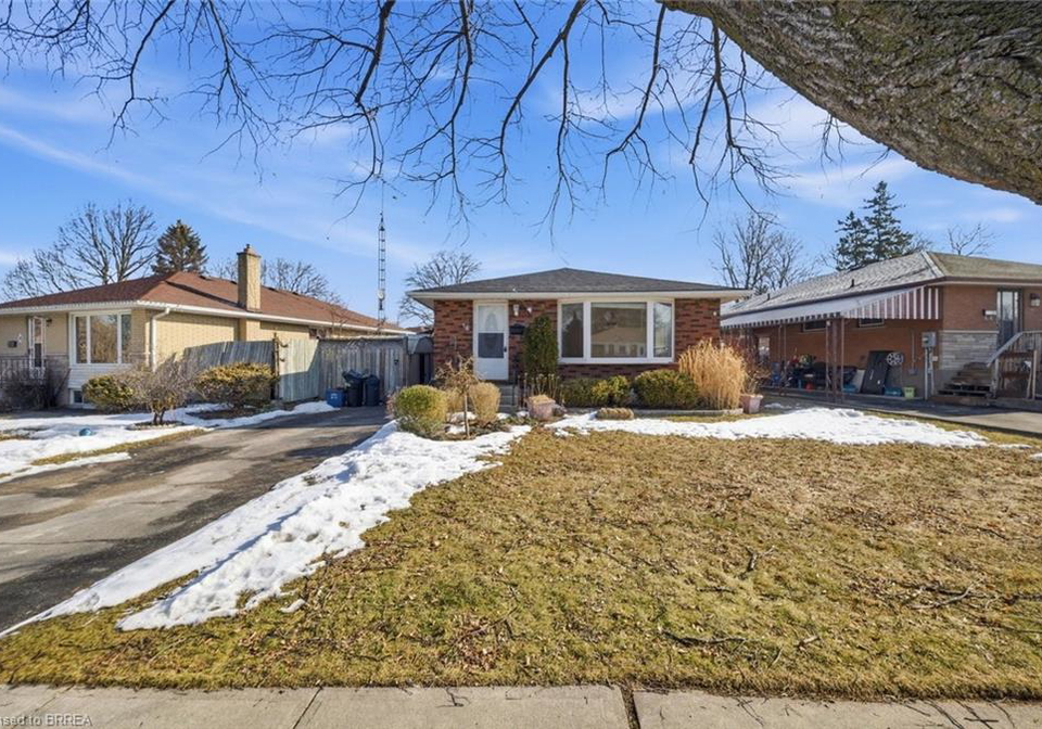 16-somerset-road-brantford-ontario-40809659