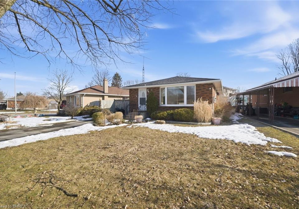 16-somerset-road-brantford-ontario-40809659