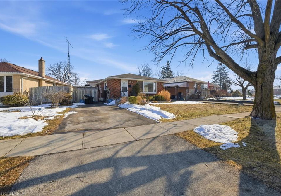 16-somerset-road-brantford-ontario-40809659