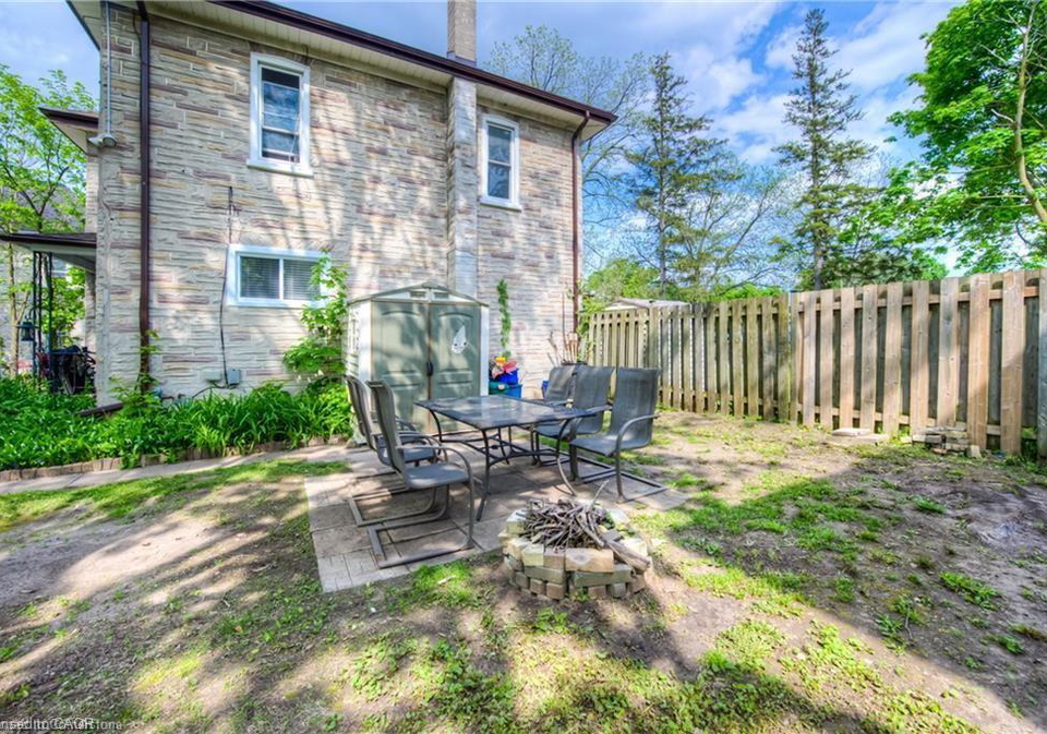 332-queen-street-w-cambridge-ontario-40809696
