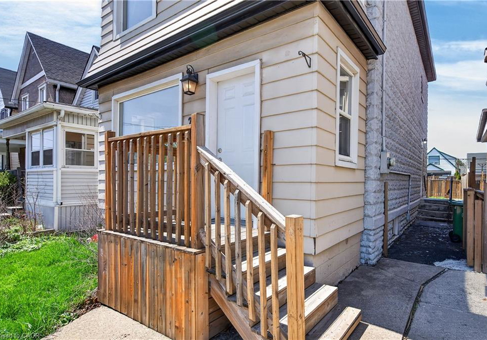 207-rosslyn-avenue-n-hamilton-ontario-40809787