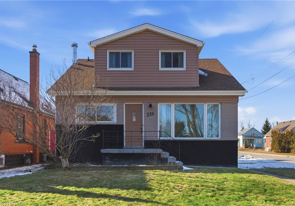216-walter-avenue-s-hamilton-ontario-40809812