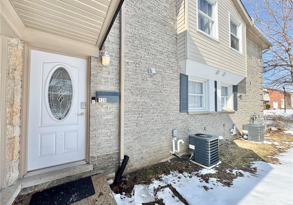138-jansen-avenue-kitchener-ontario-40809907