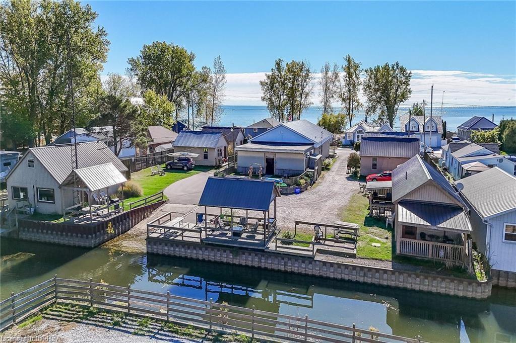48-50-erie-boulevard-long-point-ontario-40809975