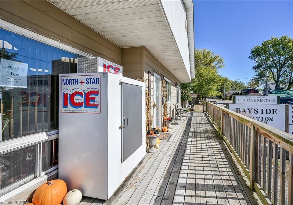 48-50-erie-boulevard-long-point-ontario-40809975