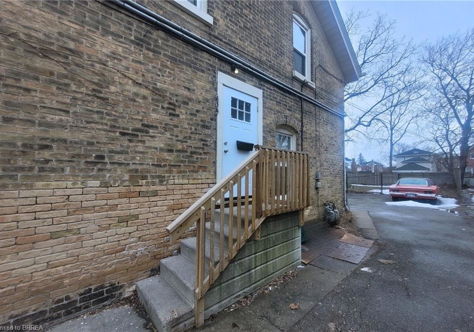 63-east-avenue-brantford-ontario-40810039