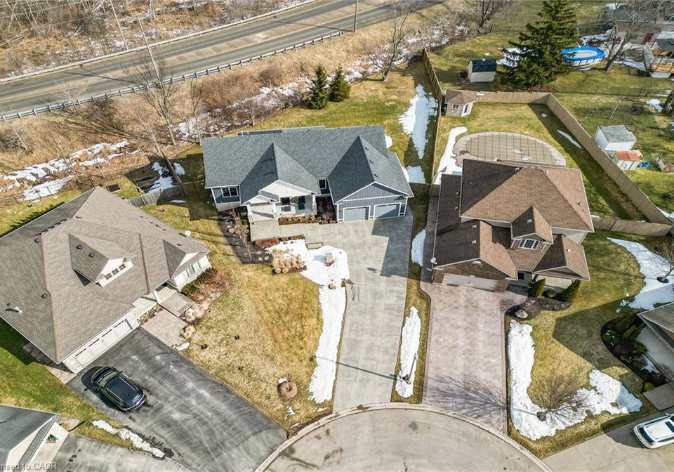 166-michelle-court-welland-ontario-40810049