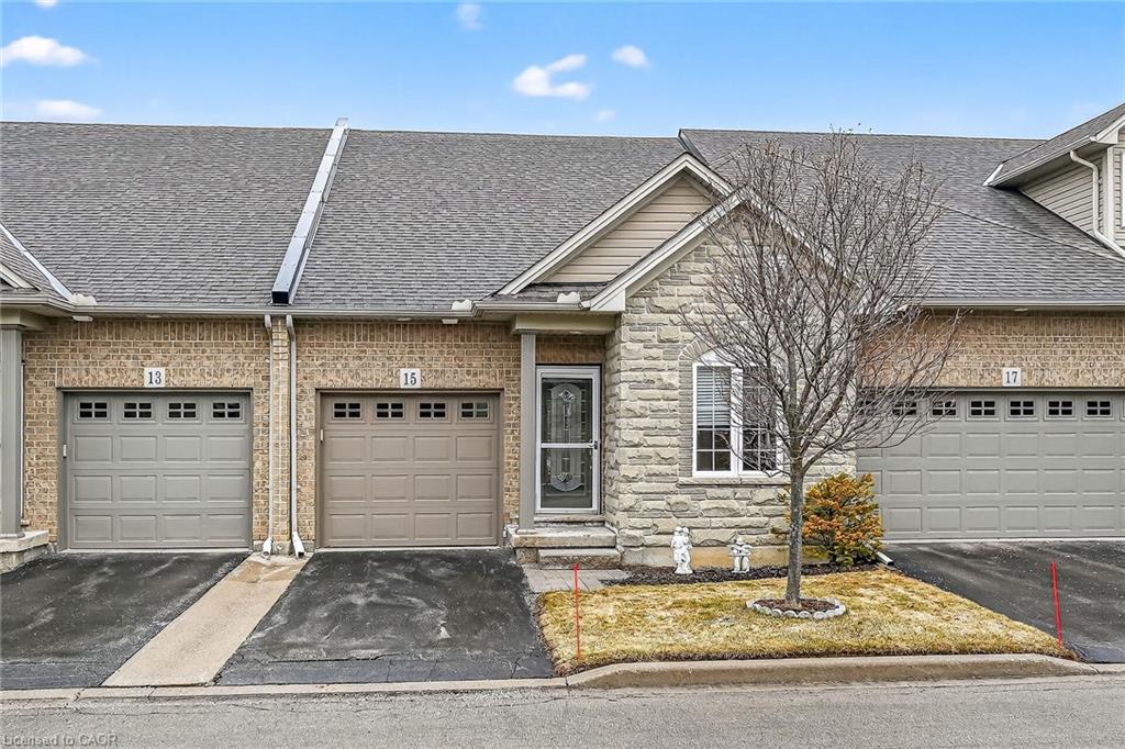 15-grovetree-trail-glanbrook-ontario-40810091