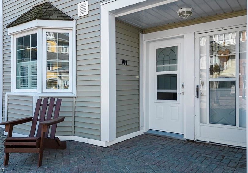 9-1500-venetian-boulevard-sarnia-ontario-40810098