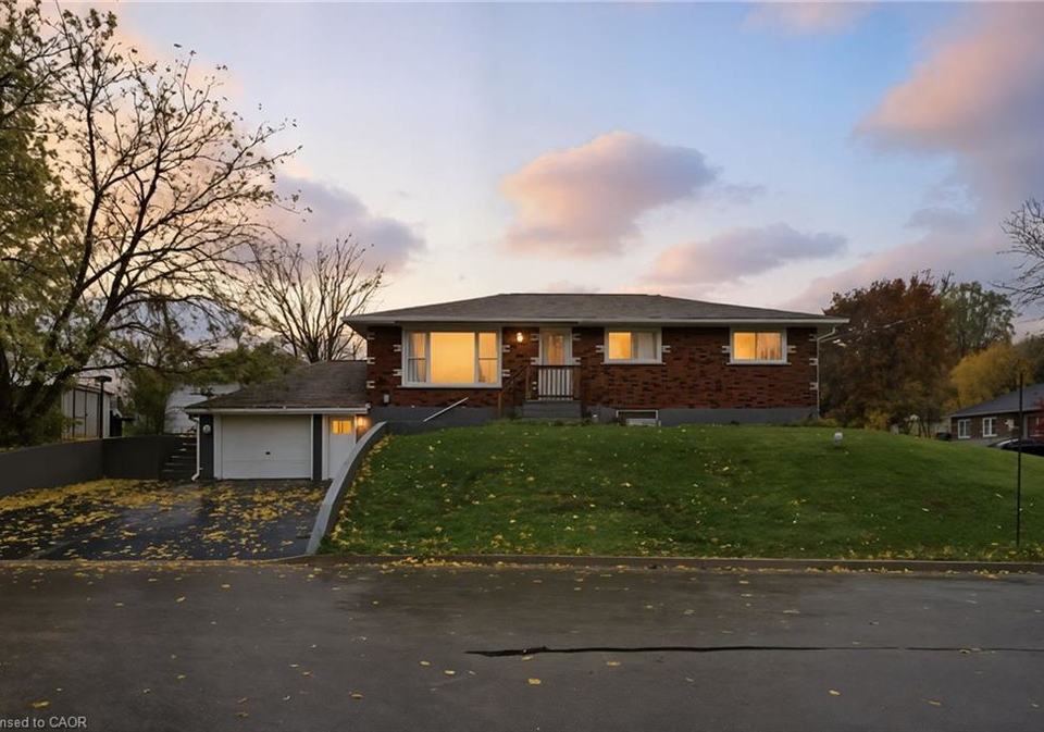 31-oakwood-avenue-simcoe-ontario-40810162