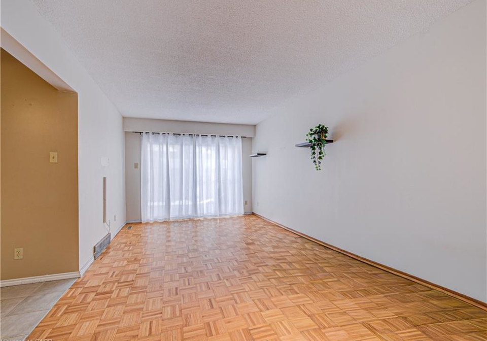 46-cedarwoods-crescent-kitchener-ontario-40810275