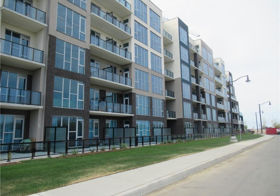 16-concord-place-grimsby-ontario-40810288