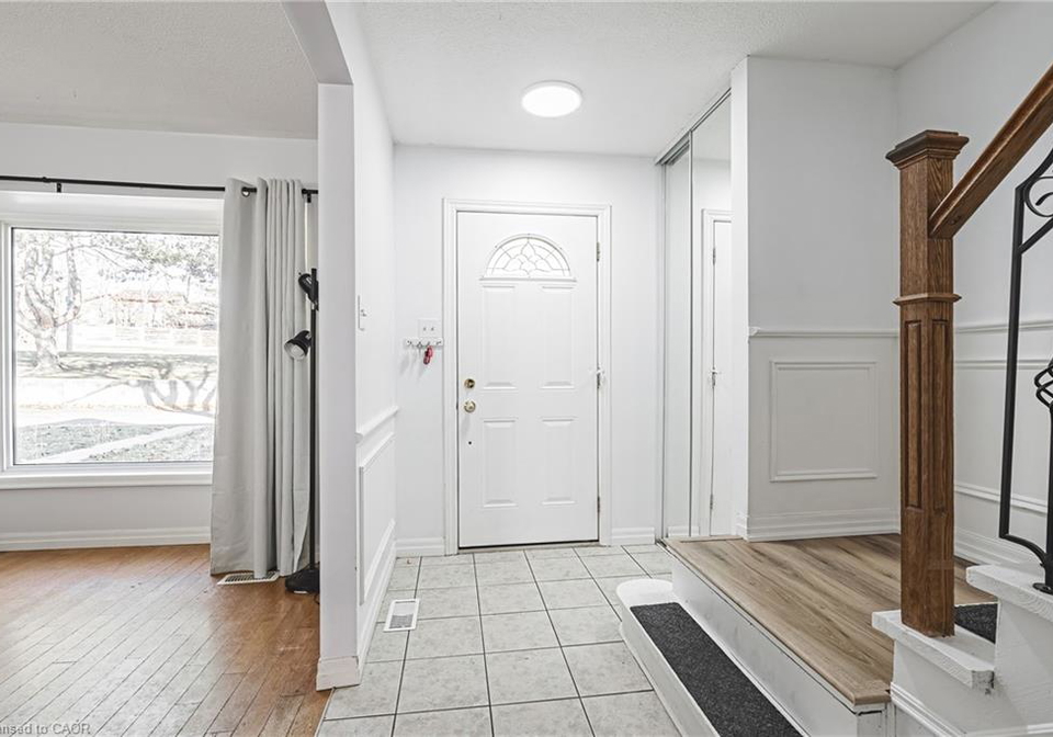 2220-upper-middle-road-burlington-ontario-40810544