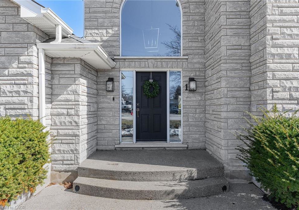 1-brown-avenue-cambridge-ontario-40810546
