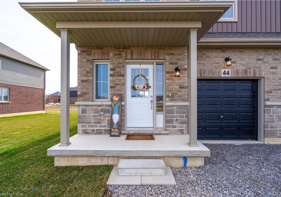 44-zoe-lane-binbrook-ontario-40810595