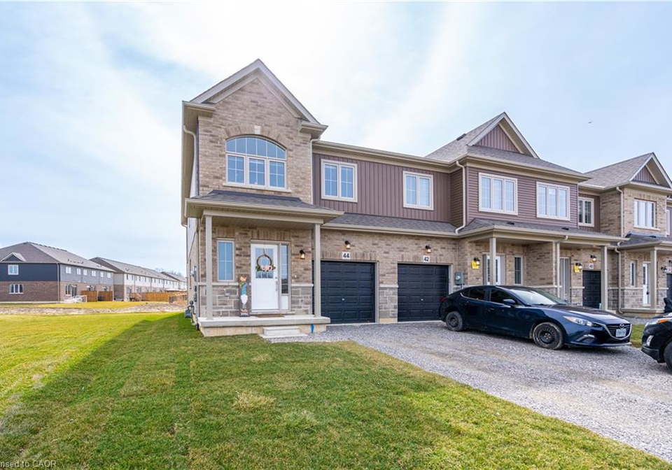 44-zoe-lane-binbrook-ontario-40810595