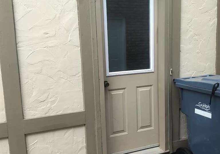 19-hands-lower-unit-drive-guelph-ontario-40810660