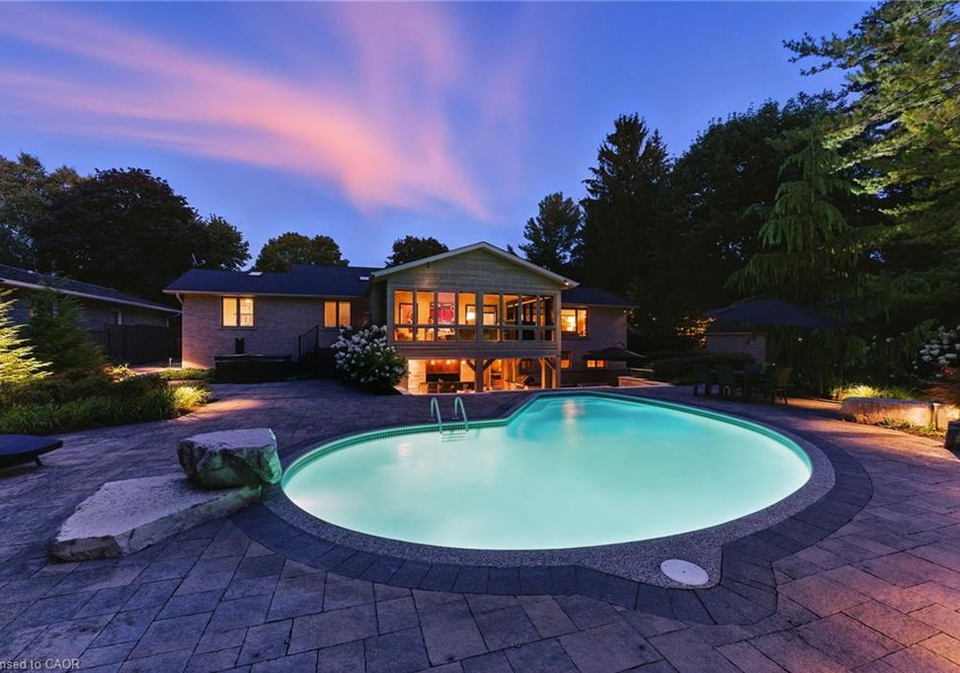 25-sunset-drive-simcoe-ontario-40810692