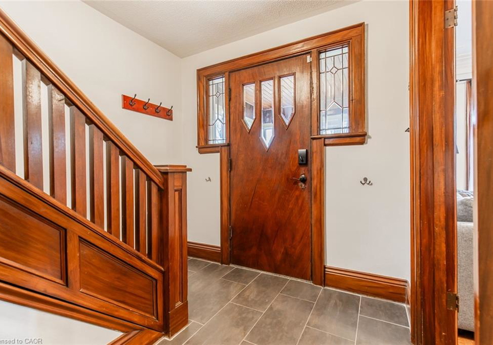 60-lake-avenue-drive-stoney-creek-ontario-40810752
