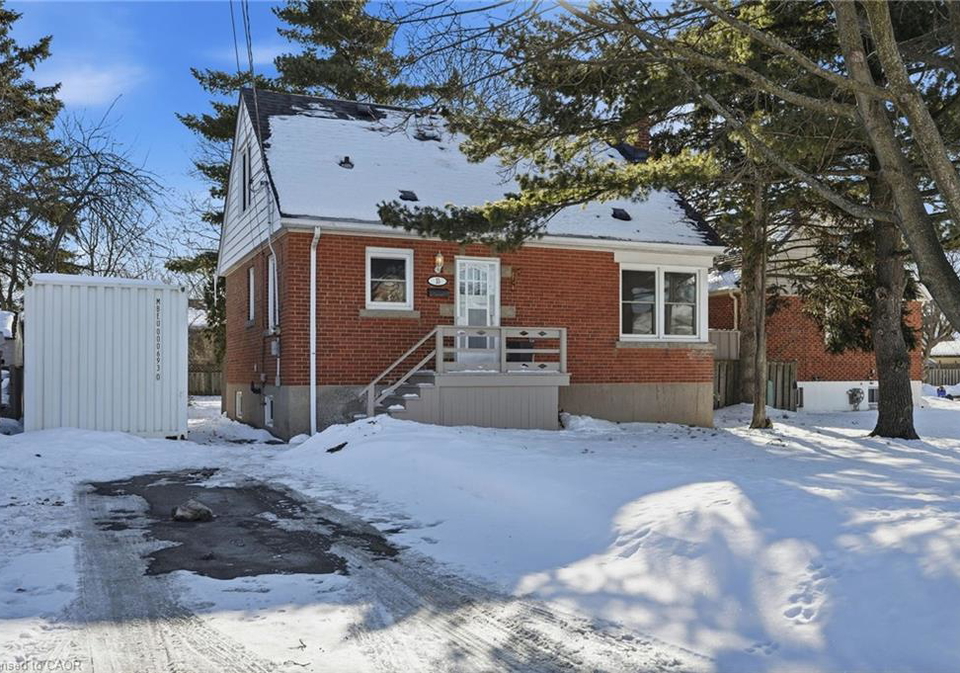 15-east-41st-street-hamilton-ontario-40810759