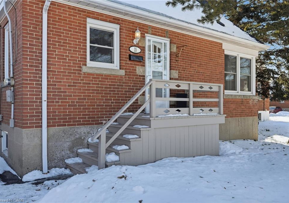 15-east-41st-street-hamilton-ontario-40810759