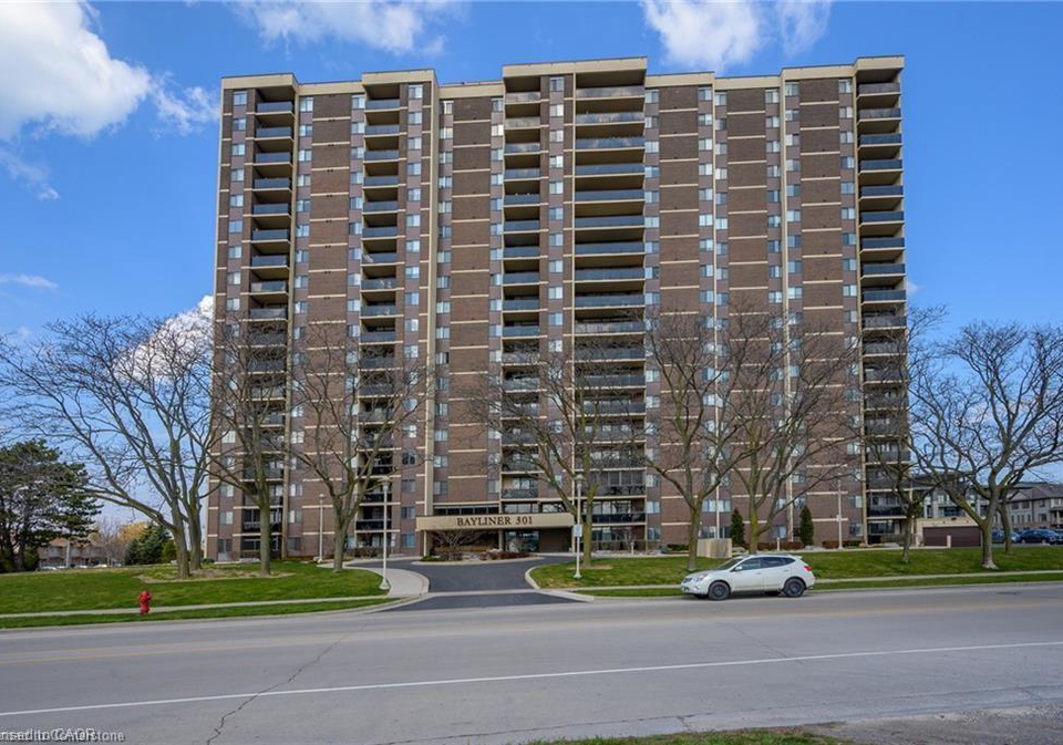 301-frances-avenue-stoney-creek-ontario-40810785