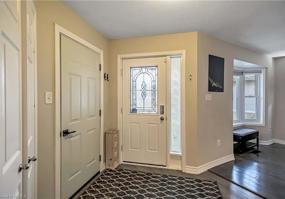 17-burnside-street-caledonia-ontario-40810920