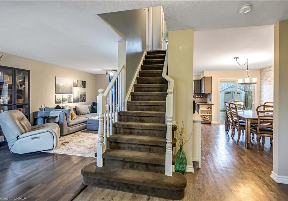 17-burnside-street-caledonia-ontario-40810920