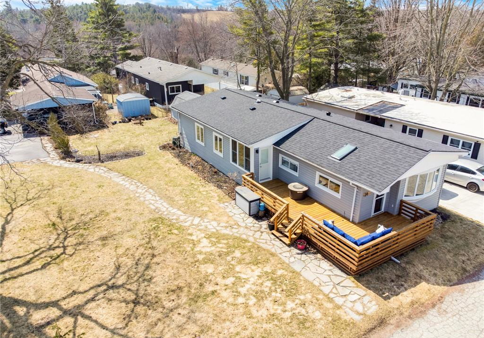 28-macpherson-crescent-flamborough-ontario-40810927
